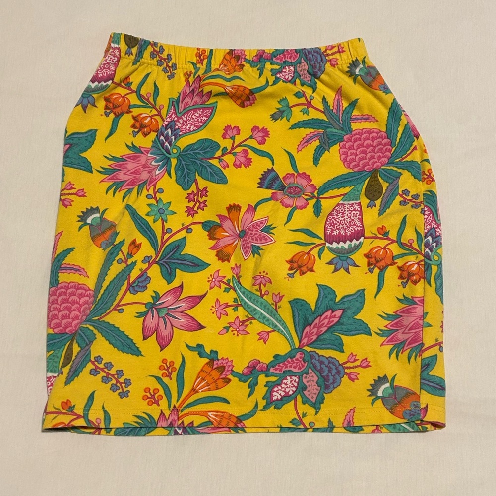 Yellow cotton skirt with flower motif, size xs